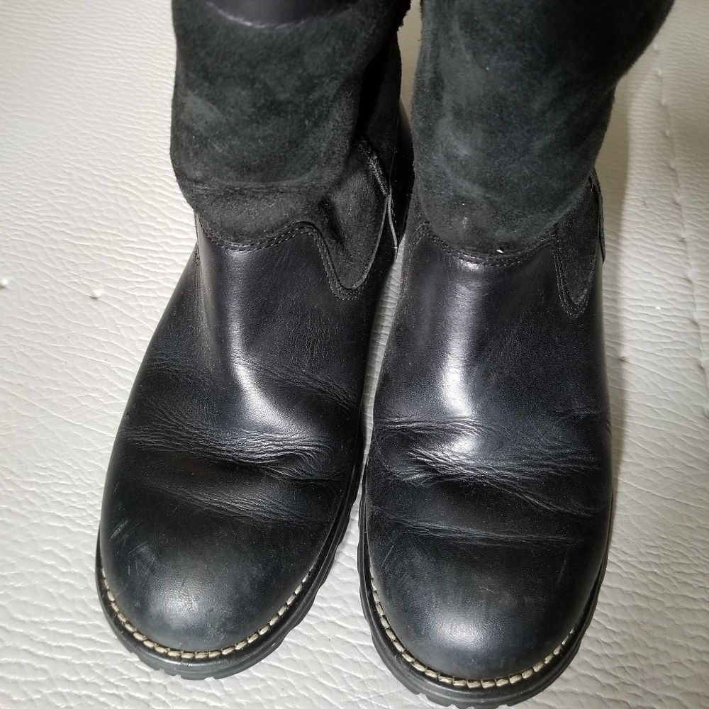 Uggs brooks boots